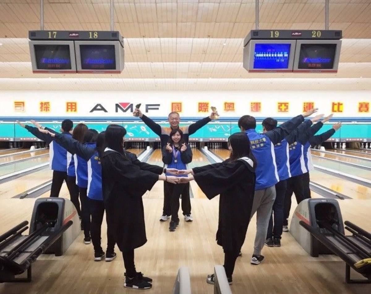 嶺東科大保齡球隊教練解德春用冠軍為職涯畫下句點