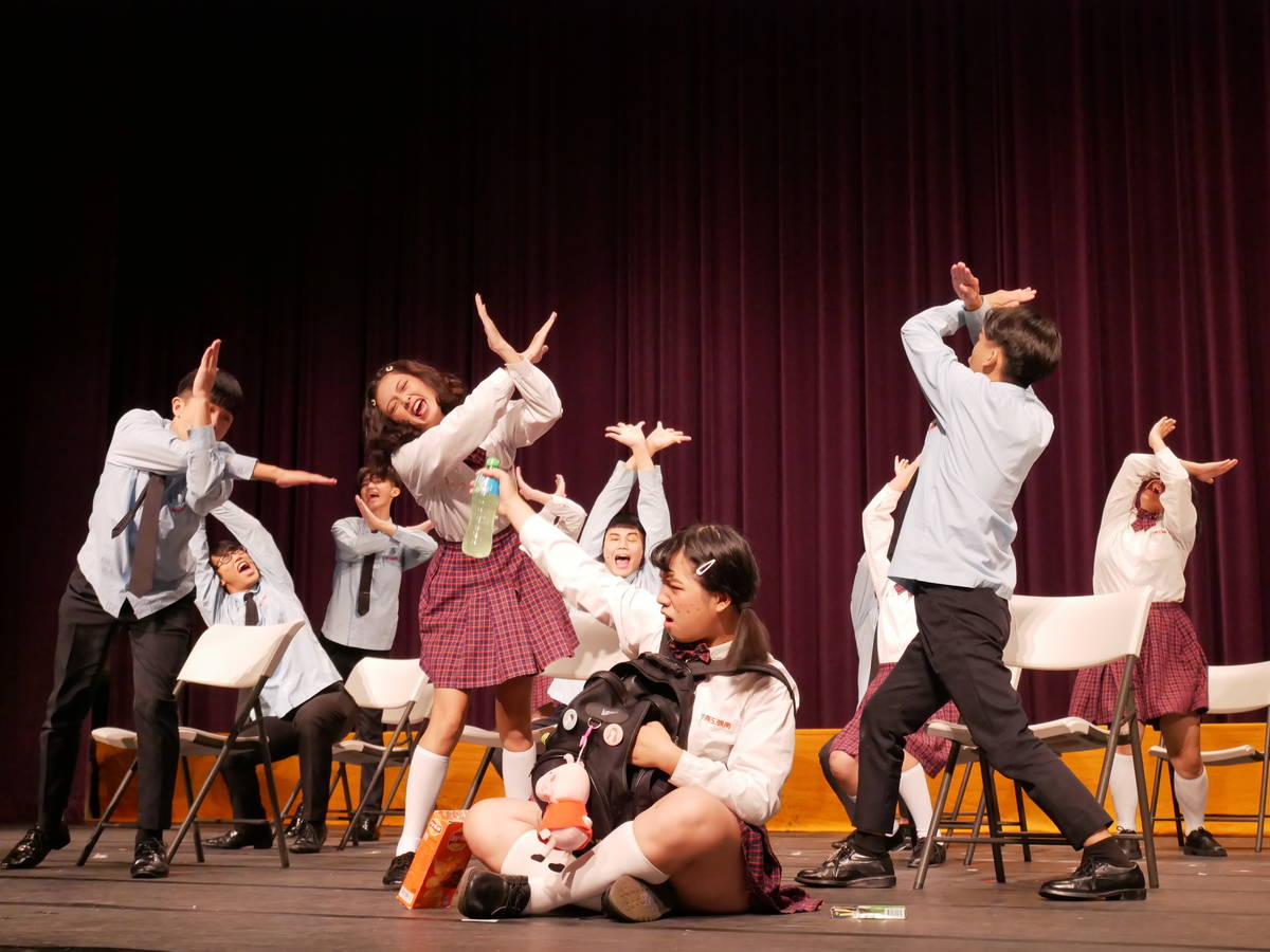 南強工商用戲劇教導孩子劇場內請勿飲食。