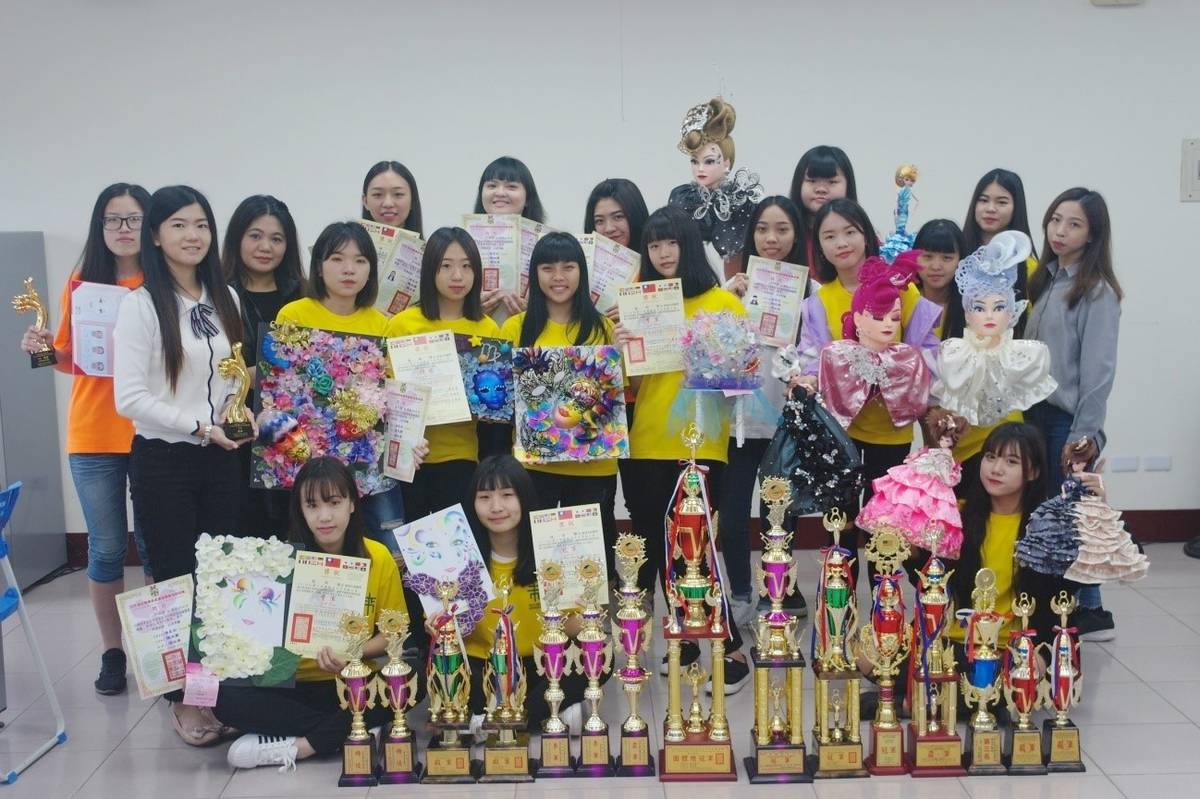 臺東育仁中學獲美容美髮美甲全國技術競賽多項大獎。