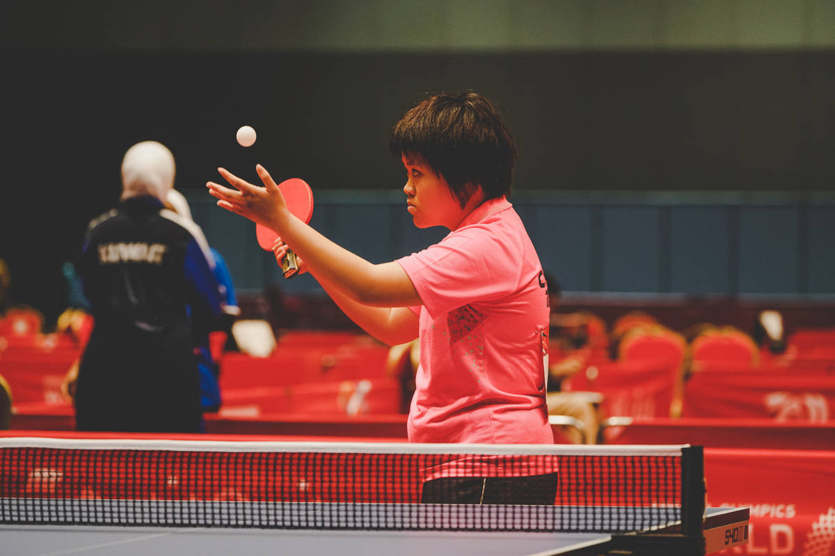 選手吳宜璉在場上面對膠著局面，仍然沉著應戰，最後單打賽榮獲銀牌