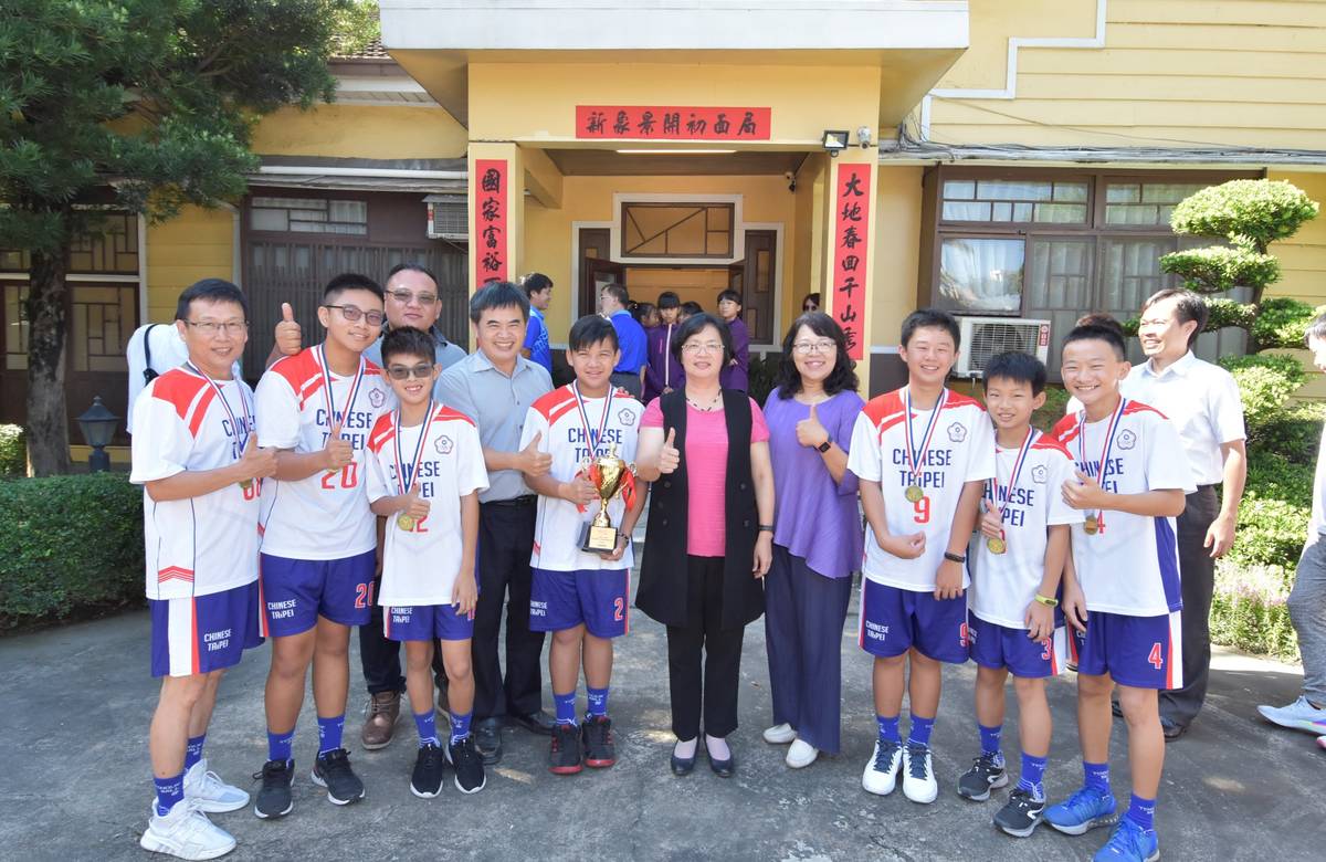 彰化縣中正國小奪得世界青少年巧固球錦標賽12歲男子組冠軍