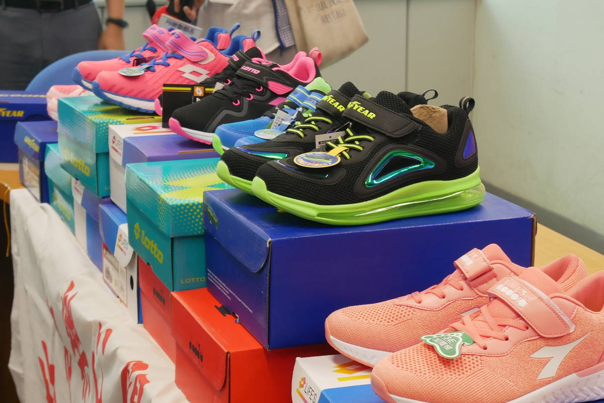 樂心關懷協會致贈750張1000元鞋全家福兌換券予弱勢家庭兒童