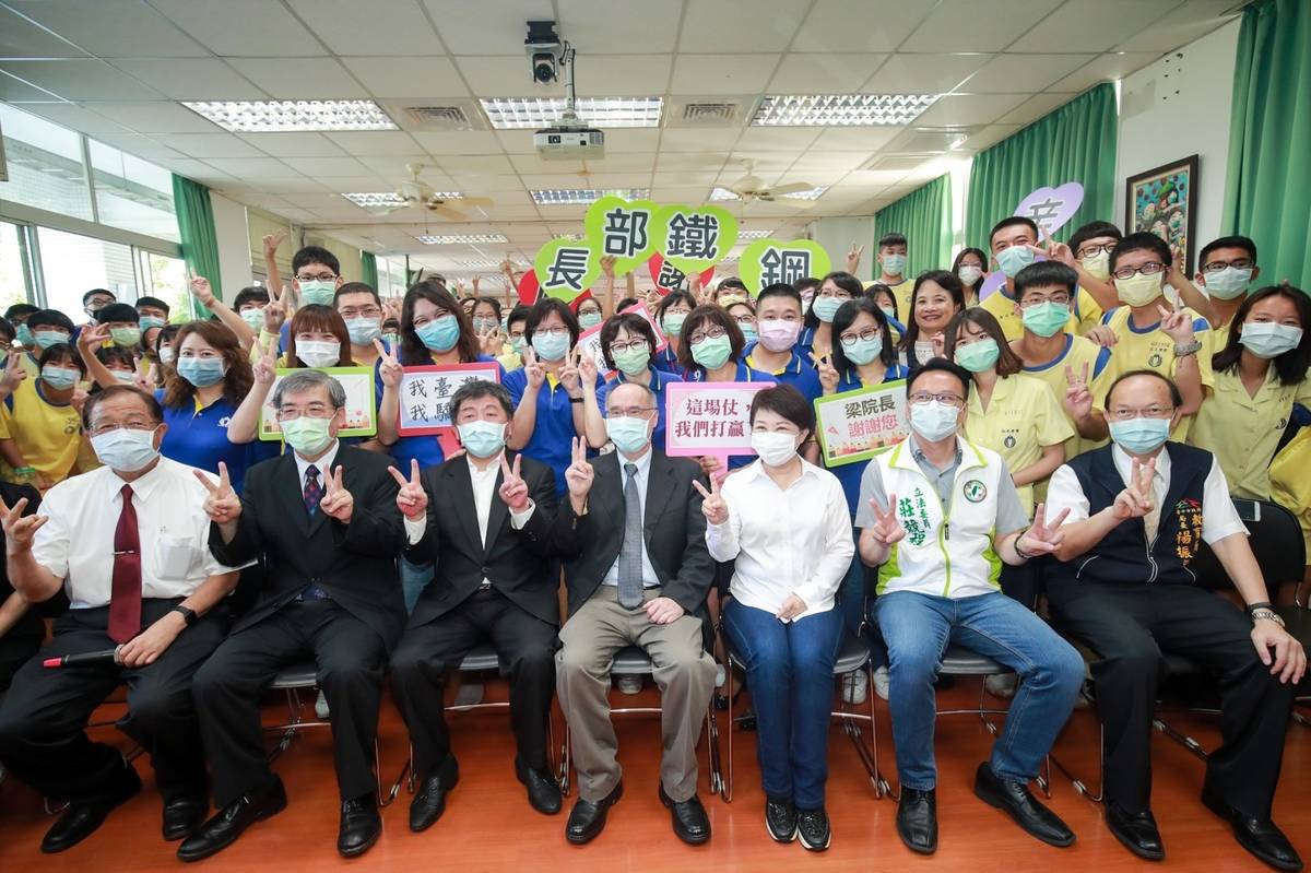 弘文中學捐贈20萬餘元幫助防疫，獲得加碼回饋（圖片來源：臺中市教育局）