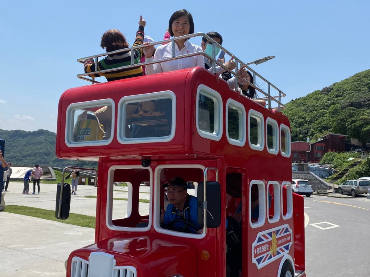 海科遊園嘟嘟車.jpg