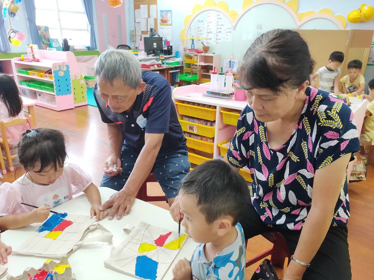 小橘子非營利幼兒園老幼共學課程.jpg