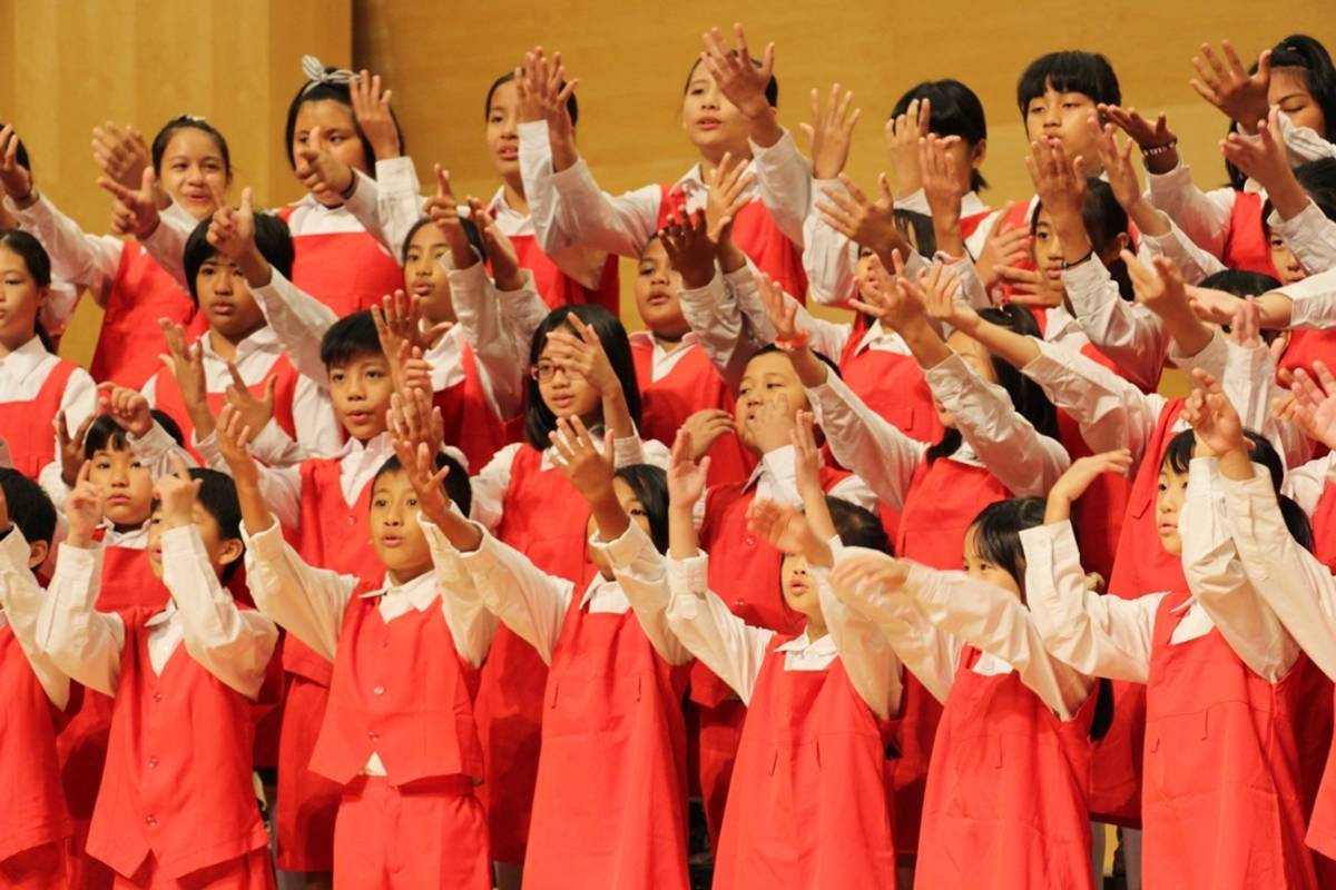 臺東縣立青少年弦樂團、兒童合唱團辦理一年一度的聯合音樂會演出，輕快的歌聲搭配悠揚弦樂演奏，展現臺東縣合唱及弦樂人才培育成果。