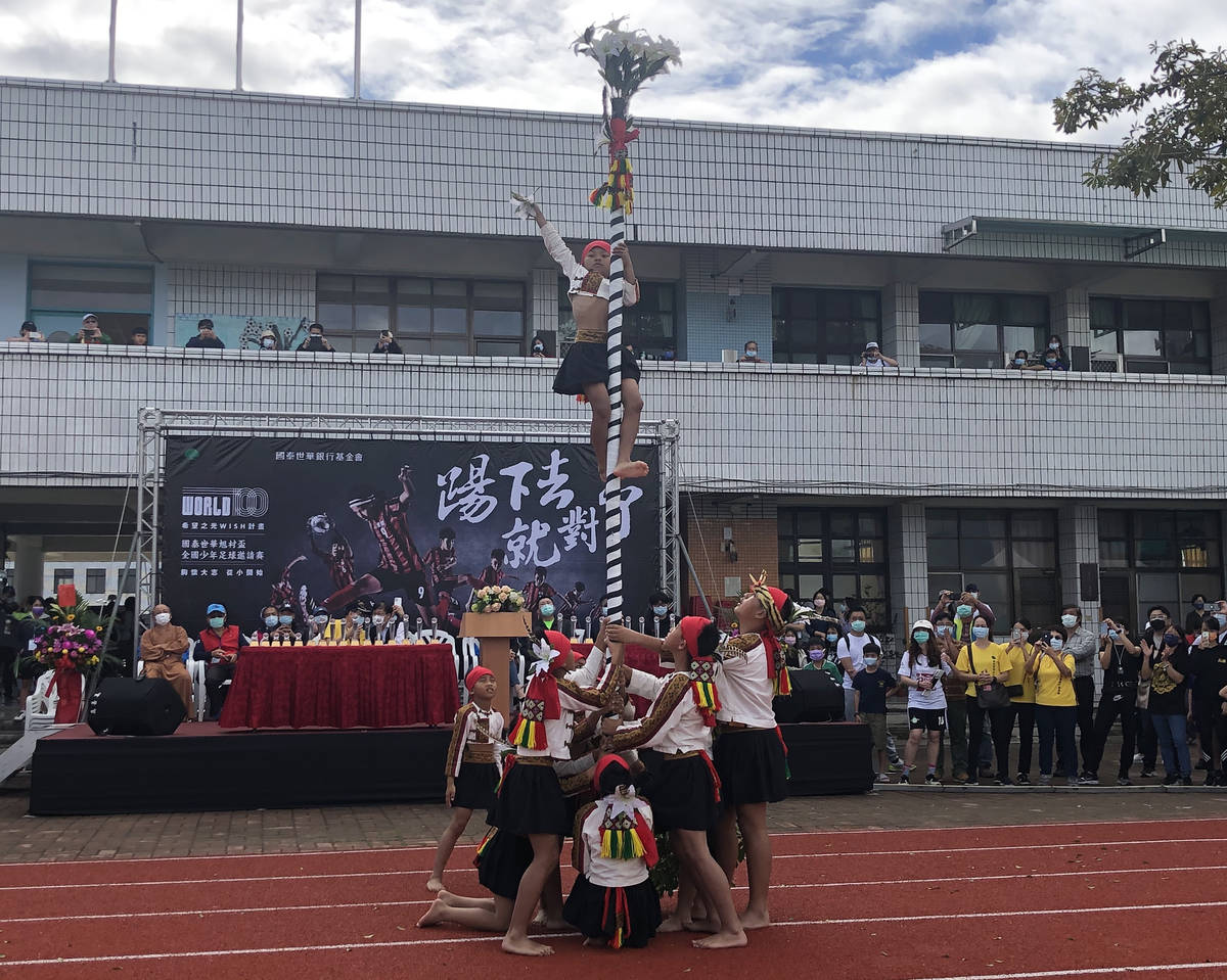 大武國小原住民舞蹈表演，相當精彩。