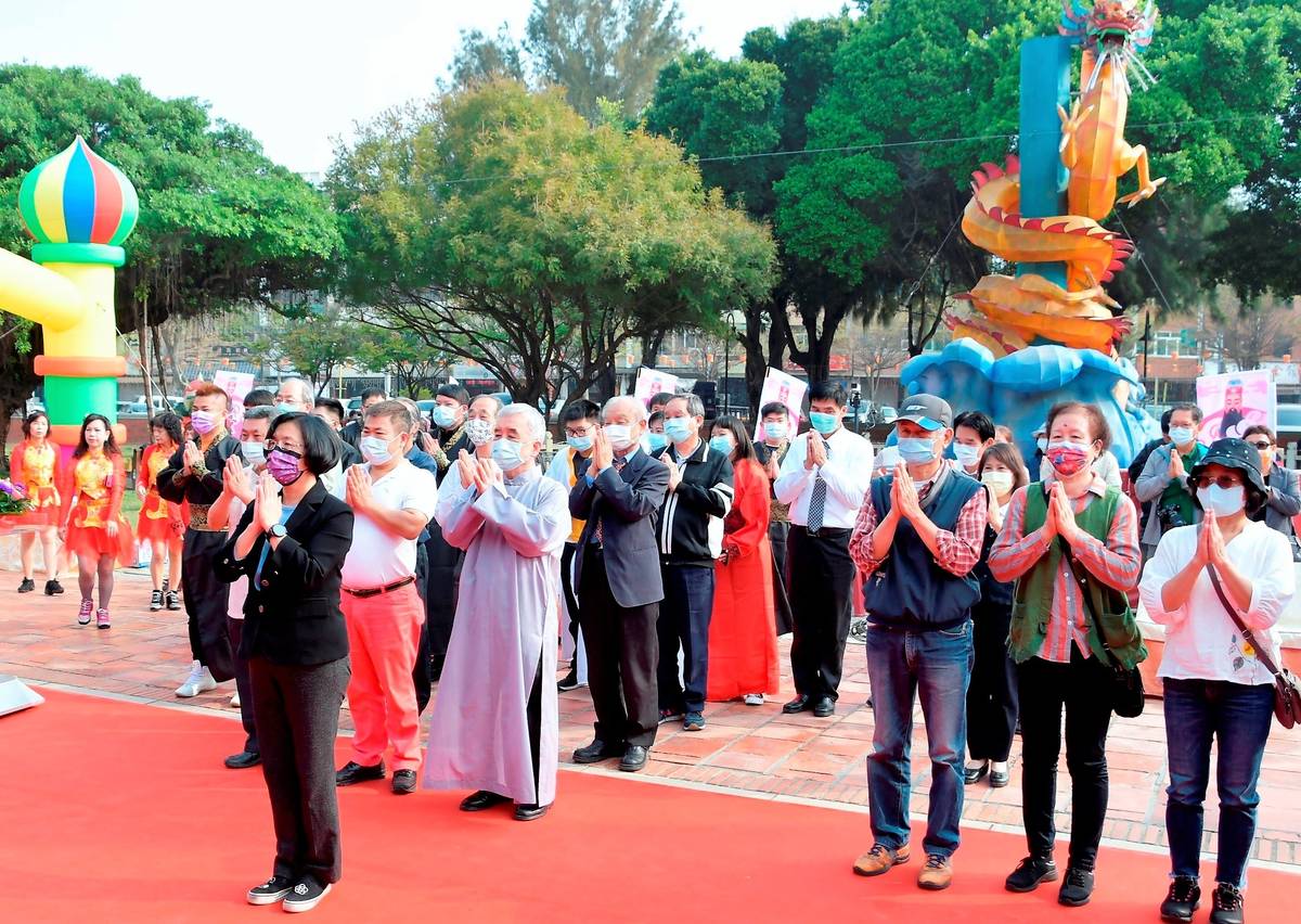 彰化縣長王惠美親自到鹿港文物廟祝賀文昌帝君聖誕(圖片來源：彰化縣政府提供)