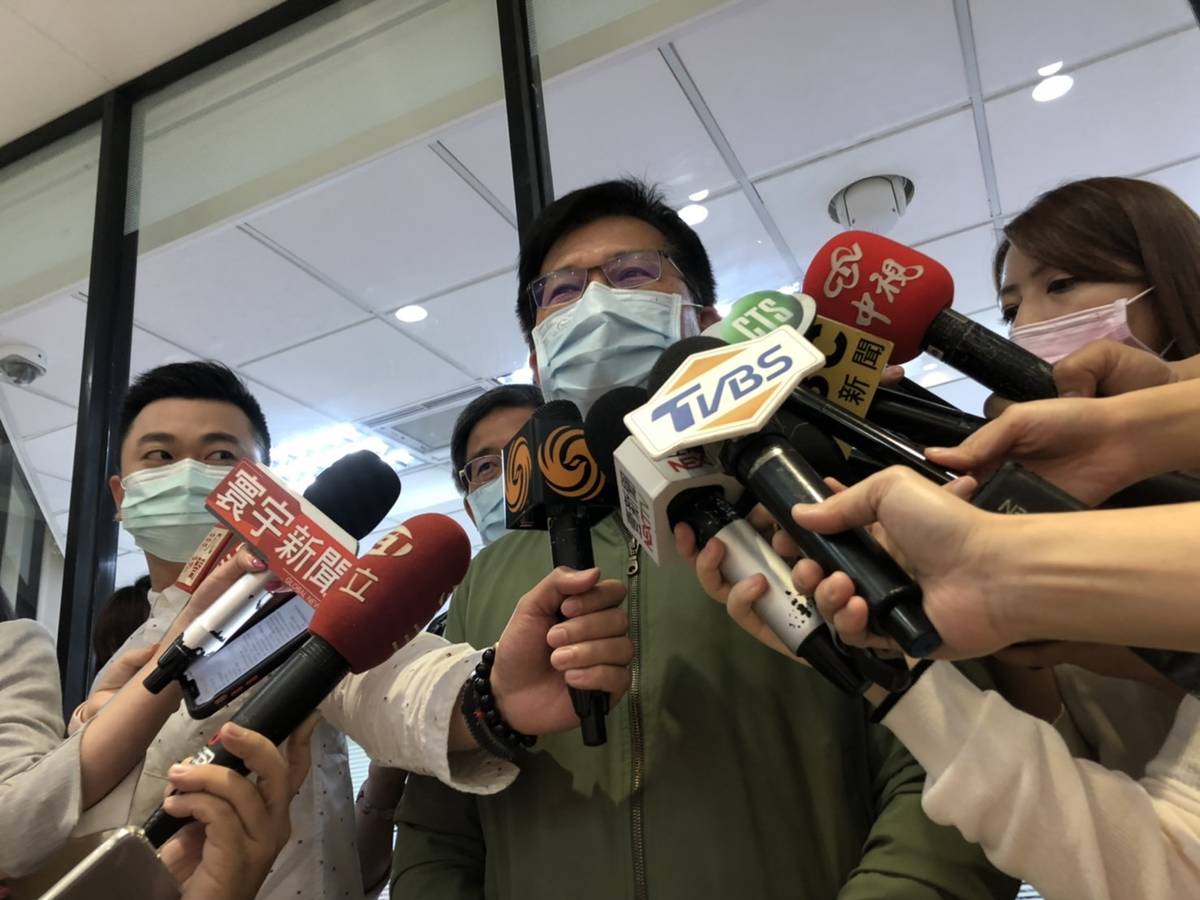 交通部長林佳龍建議多利用公共運輸，或選擇南迴公路前往達到分流。