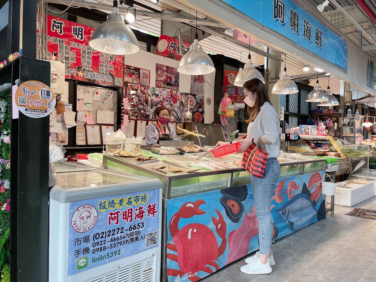 新北市同意業者申請暫時提供免洗餐具，仍應遵守「免洗餐具限制使用對象及實施方式」公告事項二、(二)規定，不得提供塑膠類免洗餐具。