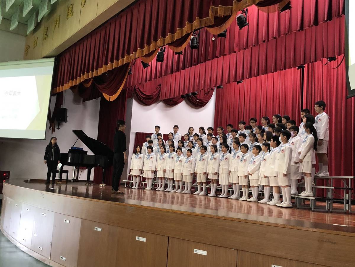 東門合唱團所演唱活潑的歌曲，為音樂節注入輕鬆、歡愉的氛圍。