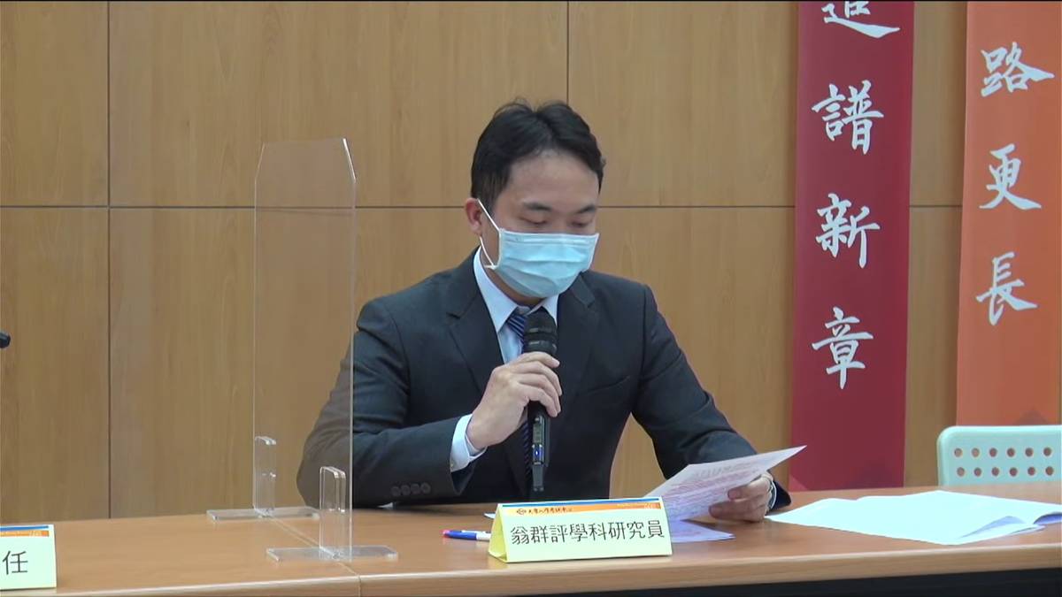 大考中心學科研究員翁群評代為轉述入闈協助審題的高中老師看法