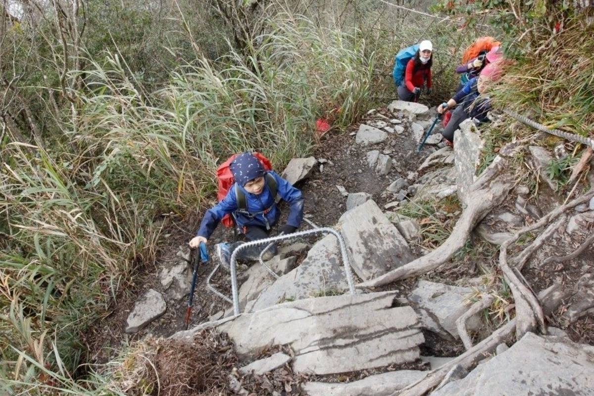 中山國小學習中心帶領特教生攀登北大武山