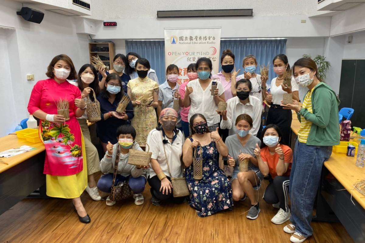 跟著廣播去遊學 體驗藺草編織療癒之旅