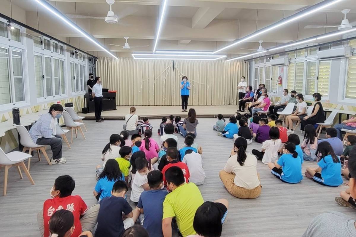 長濱國小將閒置空間改造成美學教室，是送給學生們最棒的開學禮物。
