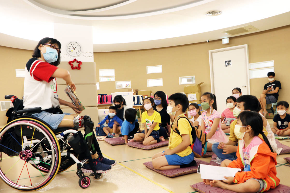 兩種癌症考驗 新北市圖故事媽媽將生命挑戰化為閱讀禮物