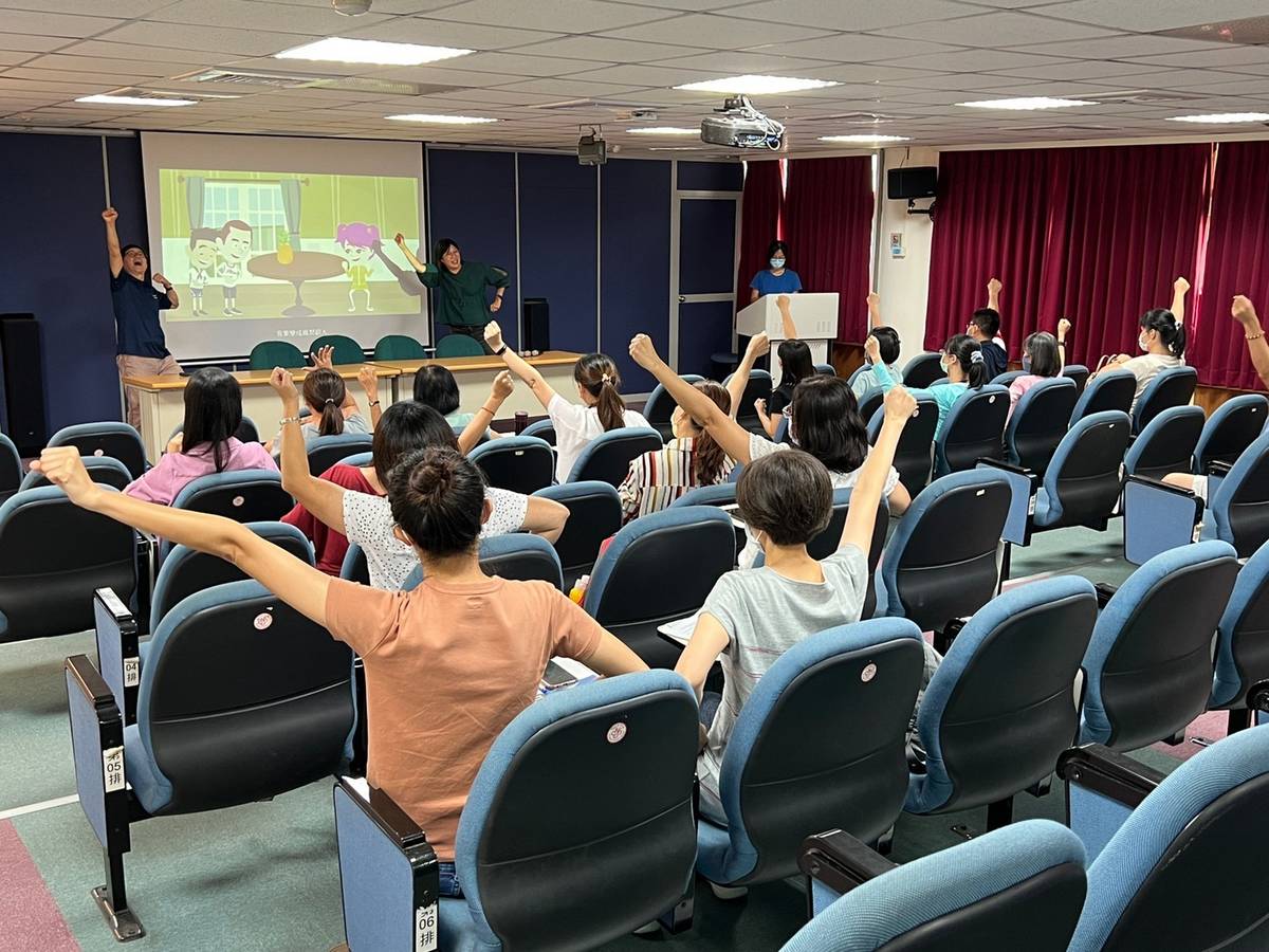 運用手語律動融入幼兒園教學活動（教育部提供）