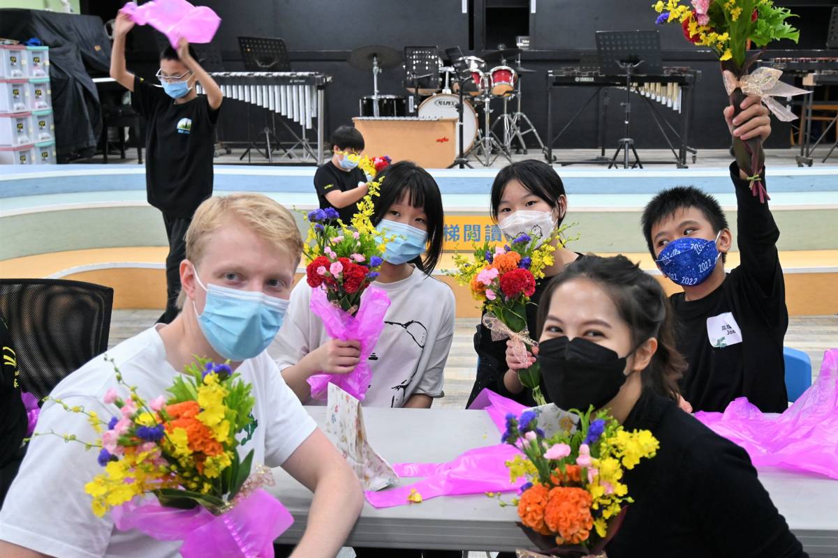大小學伴動手製作花束，體驗湖田「田園藝響家」特色課程