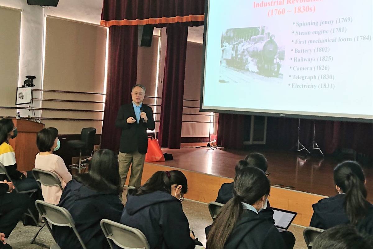 臺北市高中財金素養課程，邀請大學、金融界專業人士到各校開設講座或課程，獲得學生熱烈回響