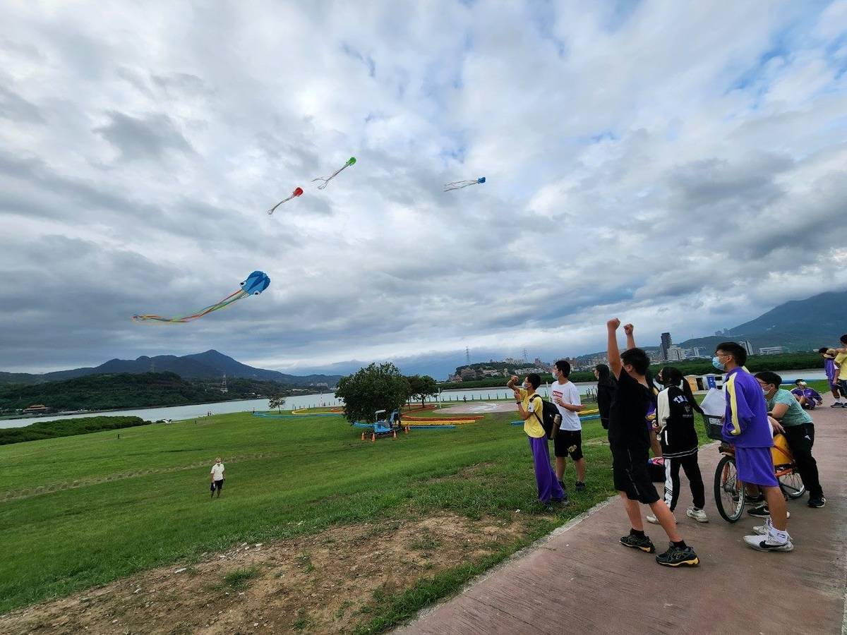 不少同學是第一次放風箏，感到格外興奮且有成就感