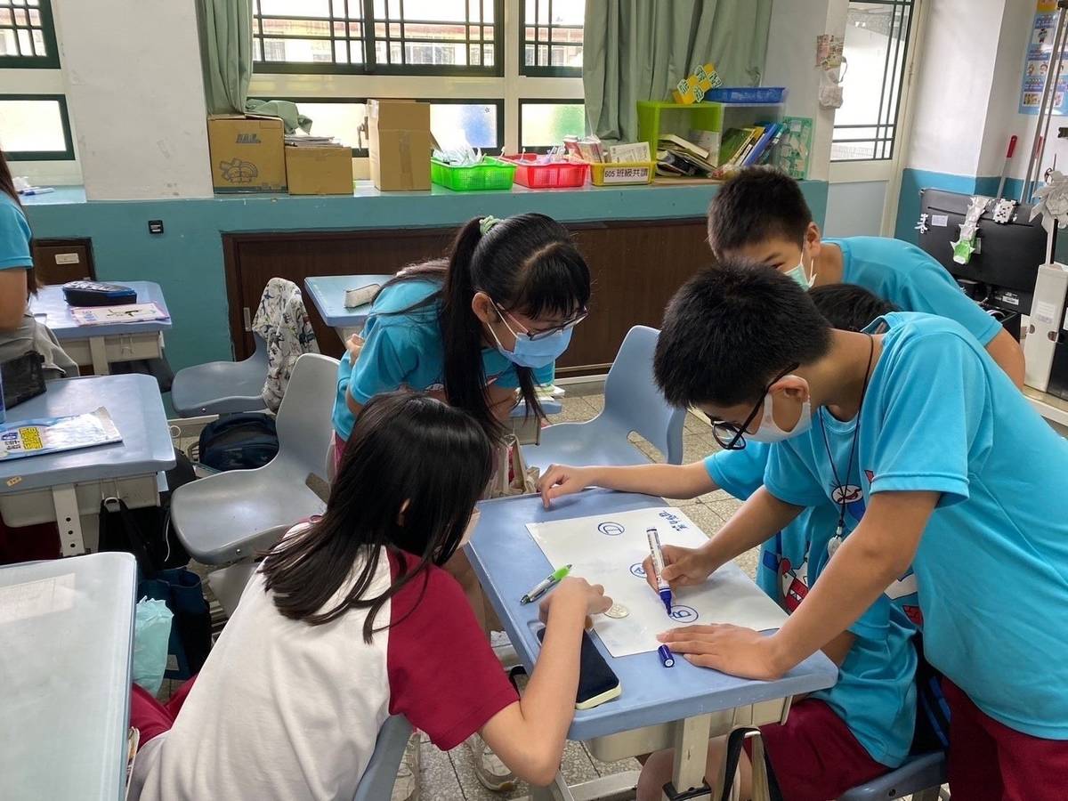 臺北市教育局期望以生動有趣並結合日常的形式喚起師生共學的興趣，深化理財教育的素養能力
