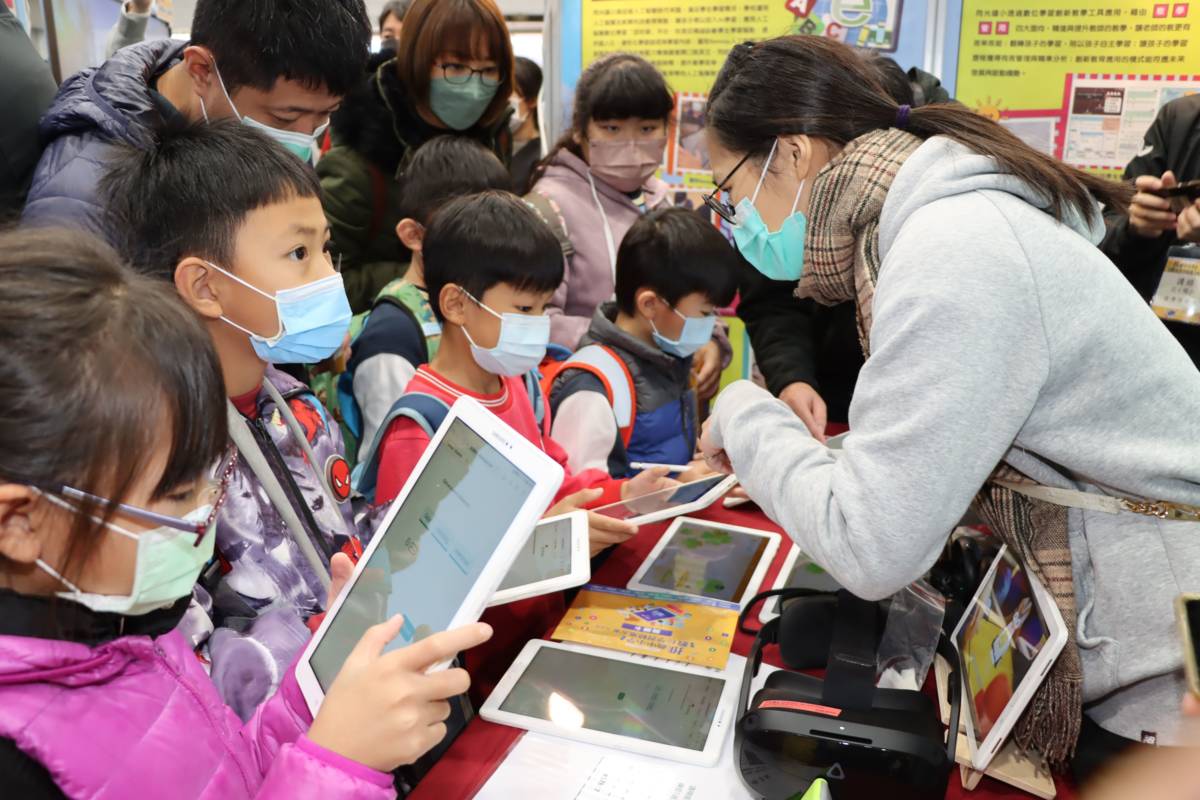 學童體驗闖關活動（圖源：苗栗縣行政處）