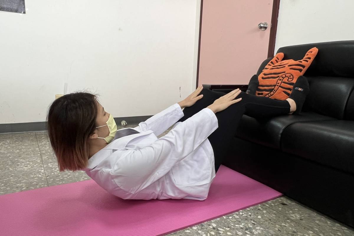 衛福部八里療養院職能治療師孫華萱分享在家就可以做的簡單運動