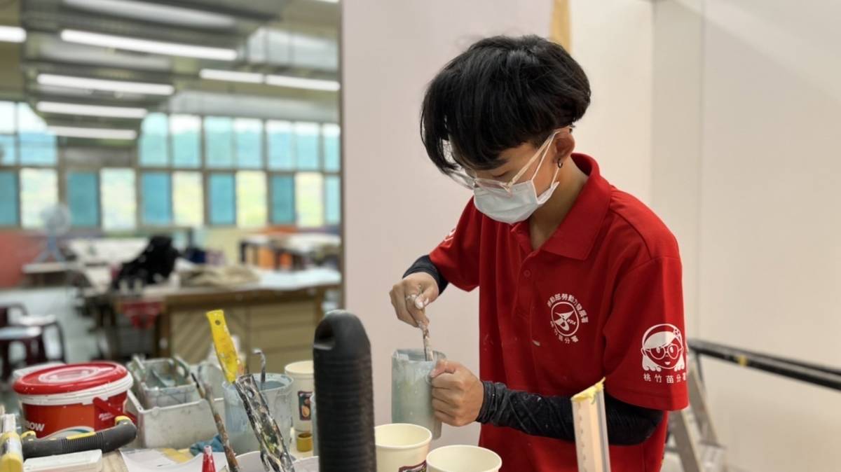 漆作裝潢金牌高浩慈工作照