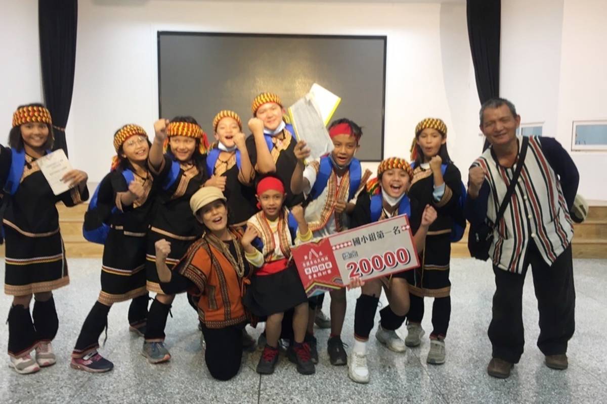 經過2個月的指導，桃源國小15日在臺東縣原住民族語單詞競賽初賽中勇奪冠軍，將進軍全國賽。