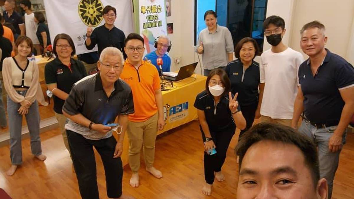 我們現場發音的地點不在台灣，而是馬來西亞。