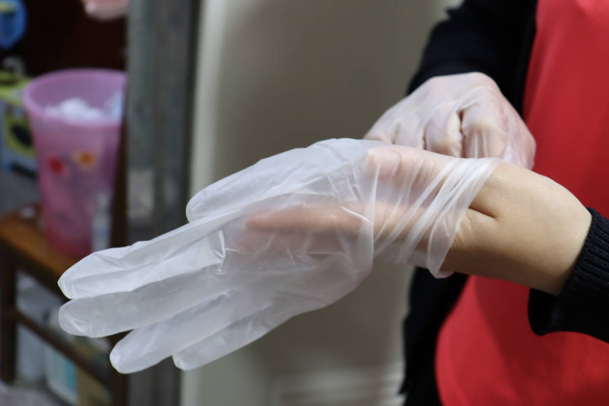 防治諾羅病毒戴手套比戴口罩更重要(圖片來源：彰化醫院)