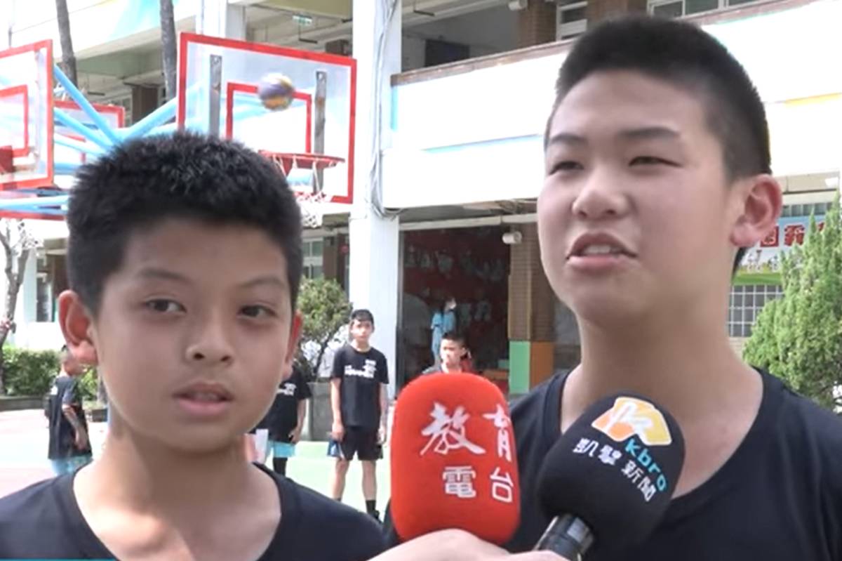 蔡鎮宇(左)和楊仕葆表示，平日練球雖然很累，但能贏球，一切辛苦都值得了