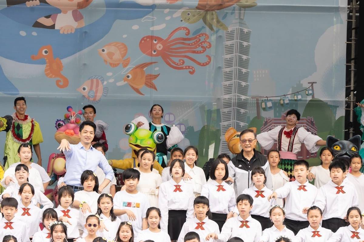 北市蔣萬安市長、教育局湯志民局長與5校合唱團合唱「2023快樂天堂in TAIPEI」