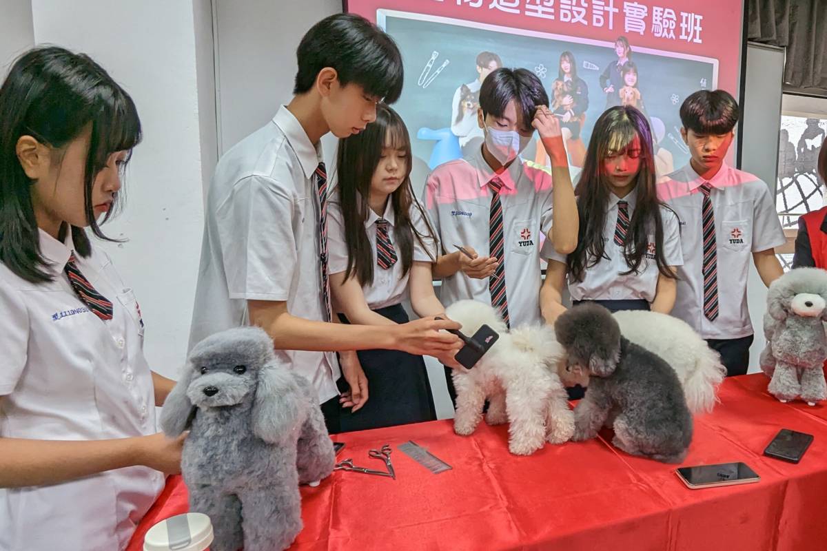 「寵物造型設計實驗班」課程著重實務技術，並結合市場行銷，拓展學生未來就業管道