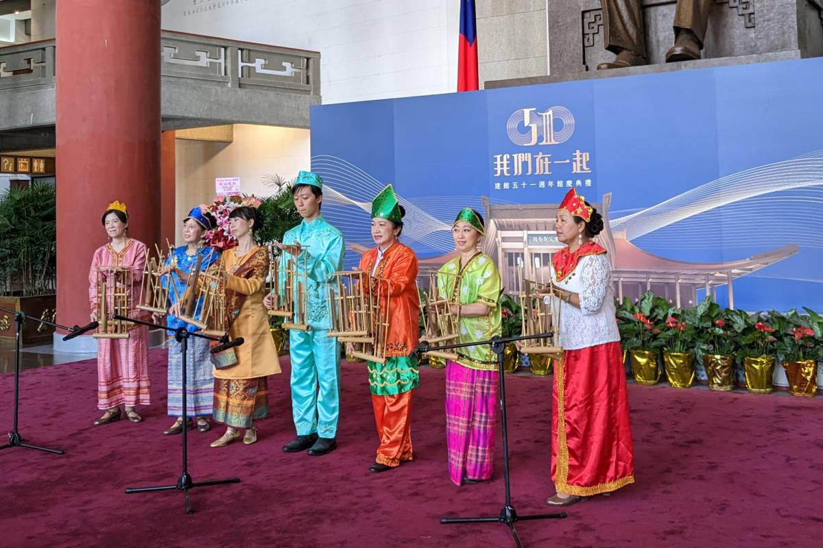 竹韻揚聲樂團以印尼傳統竹琴Angklung(安克隆) 演出印尼與臺灣歌謠