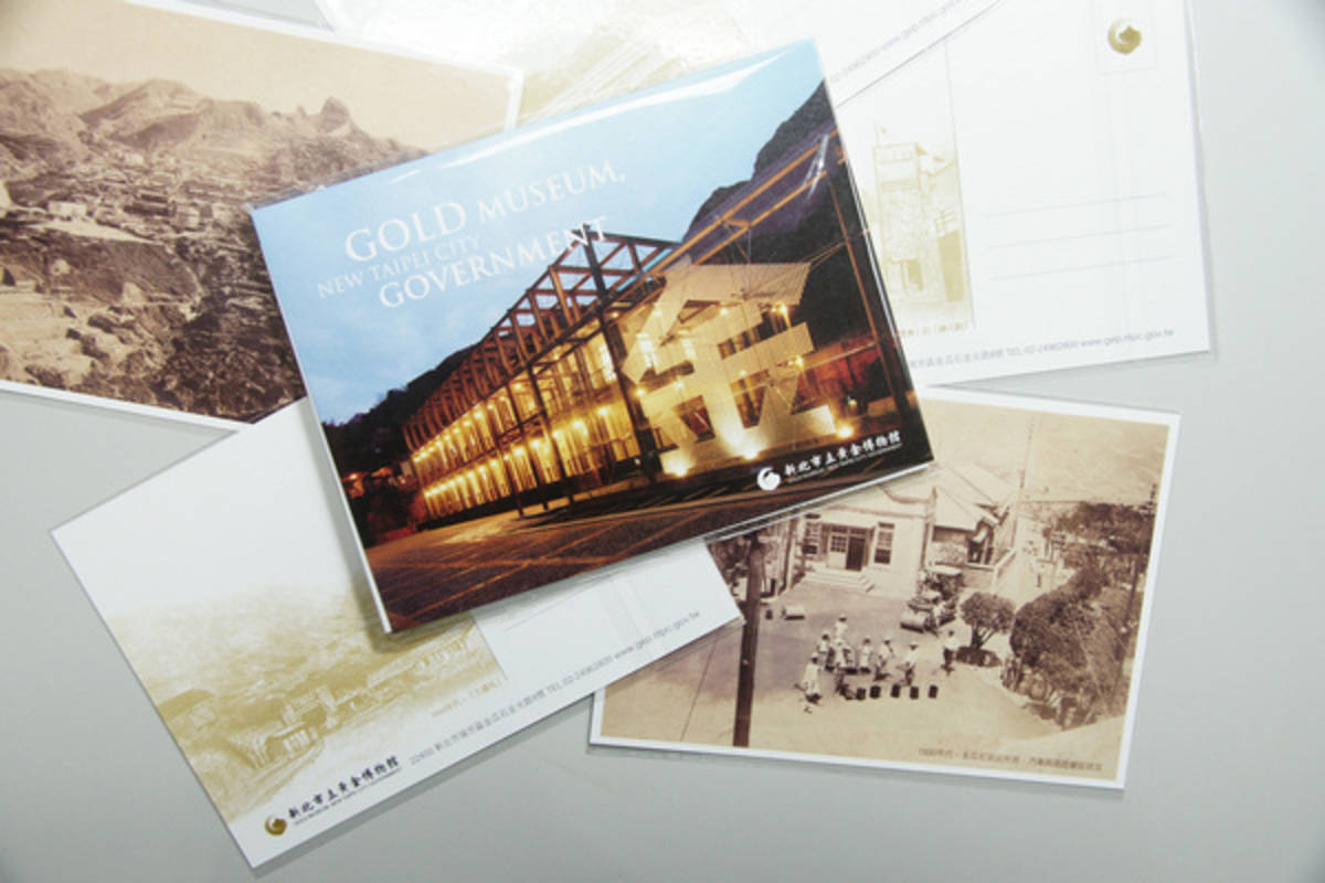 參加活動即獲得老照片明信片套組