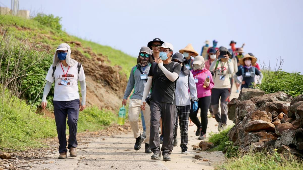 南方四島之一：東吉島。連著聚落和兵營的記憶之路