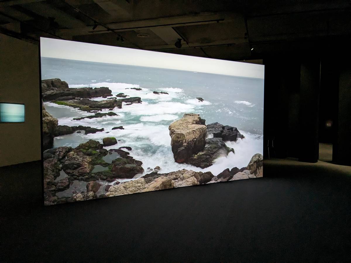 「無垠之森」展出藝術家吳季璁《寫生習作001–龍洞海景》影像作品
