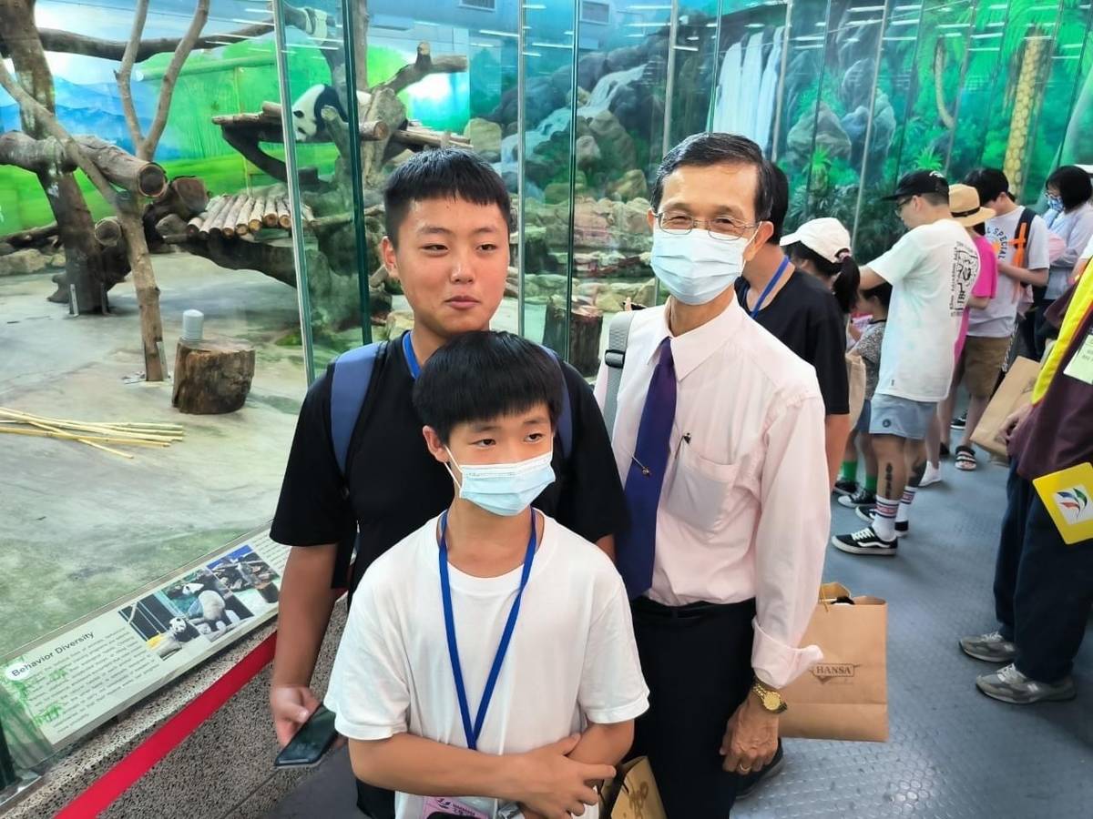 今年的「111北學之星」活動，首站來到臺北市立動物園參觀