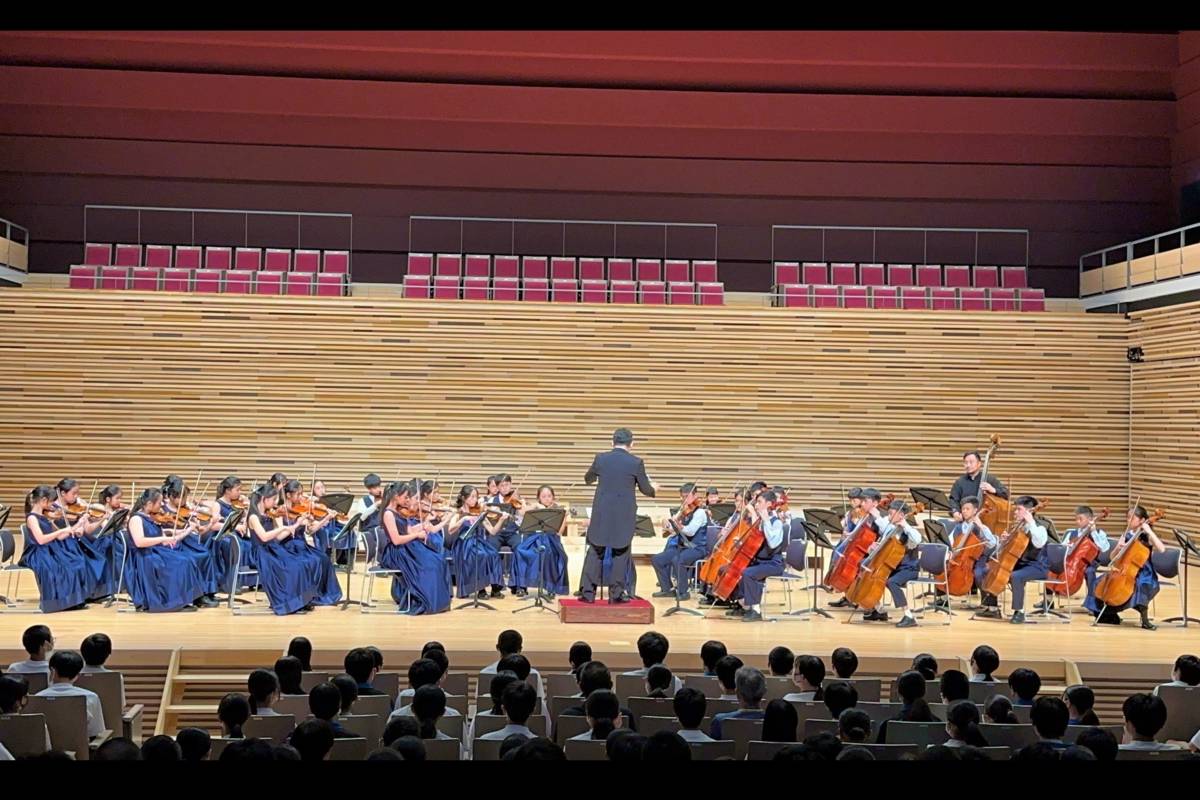 臺北市私立靜心高中樂團於日本九州音樂廳演出