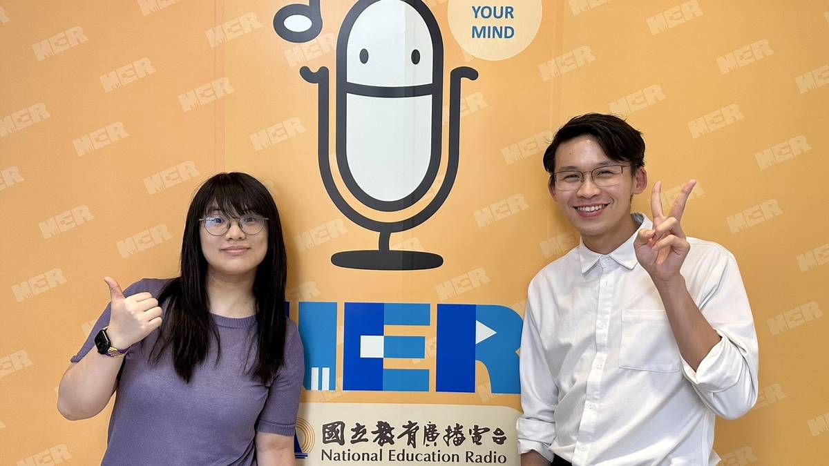 時習教育執行長 林家安(右)