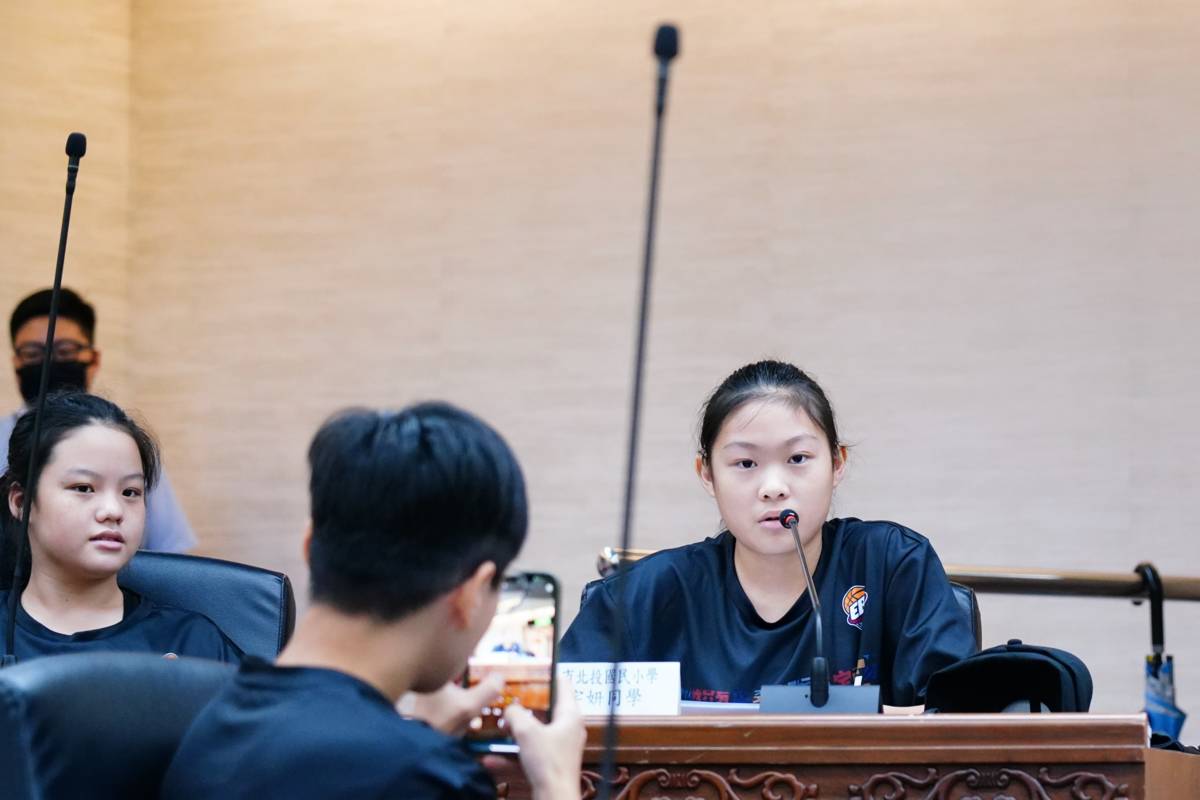 女籃隊隊長蔡宇妍表示，在全國賽四強決賽上贏了勁敵，球員們又跳又叫，振奮不已