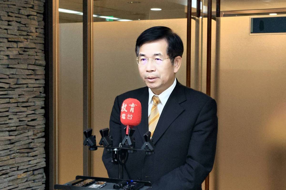 教育部部長潘文忠接受媒體聯訪