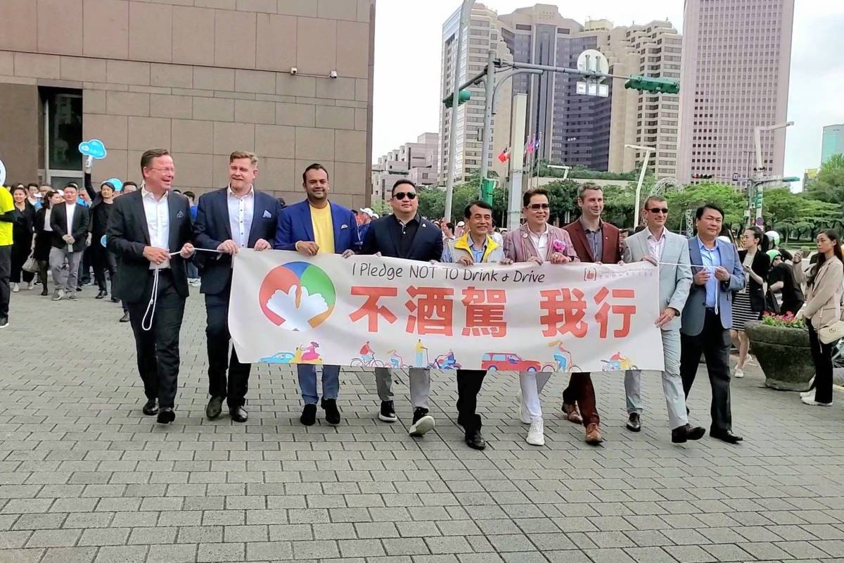 臺北市交通局與臺灣酒與社會責任促進會共同舉辦「不酒駕 我行」遊行活動