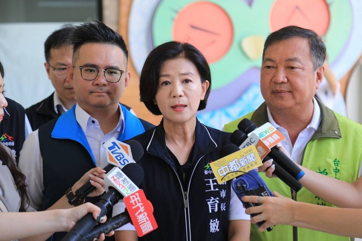 王育敏副市長表示，豐中學生輕生案退回校報告，市府接管審議