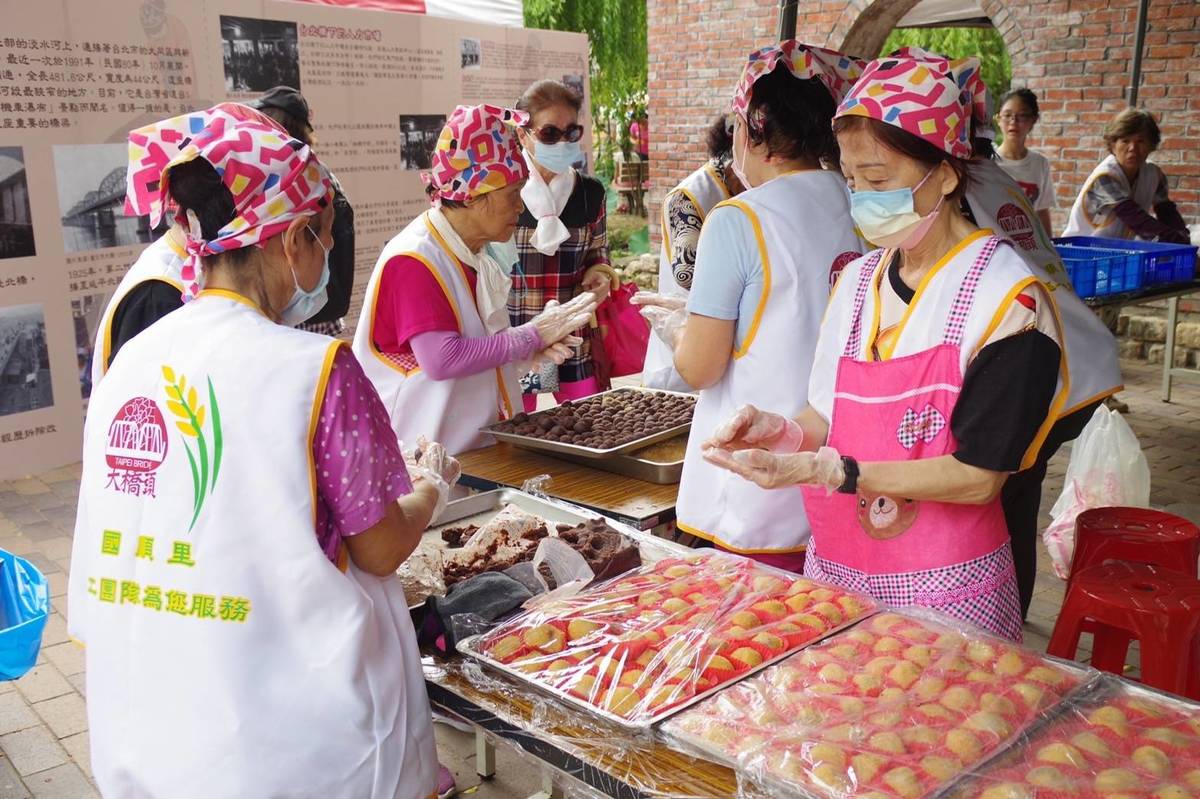 臺北大橋頭延三商圈是臺灣米食文化發源的搖籃，以傳統的手工古法製作粿、粽等米食