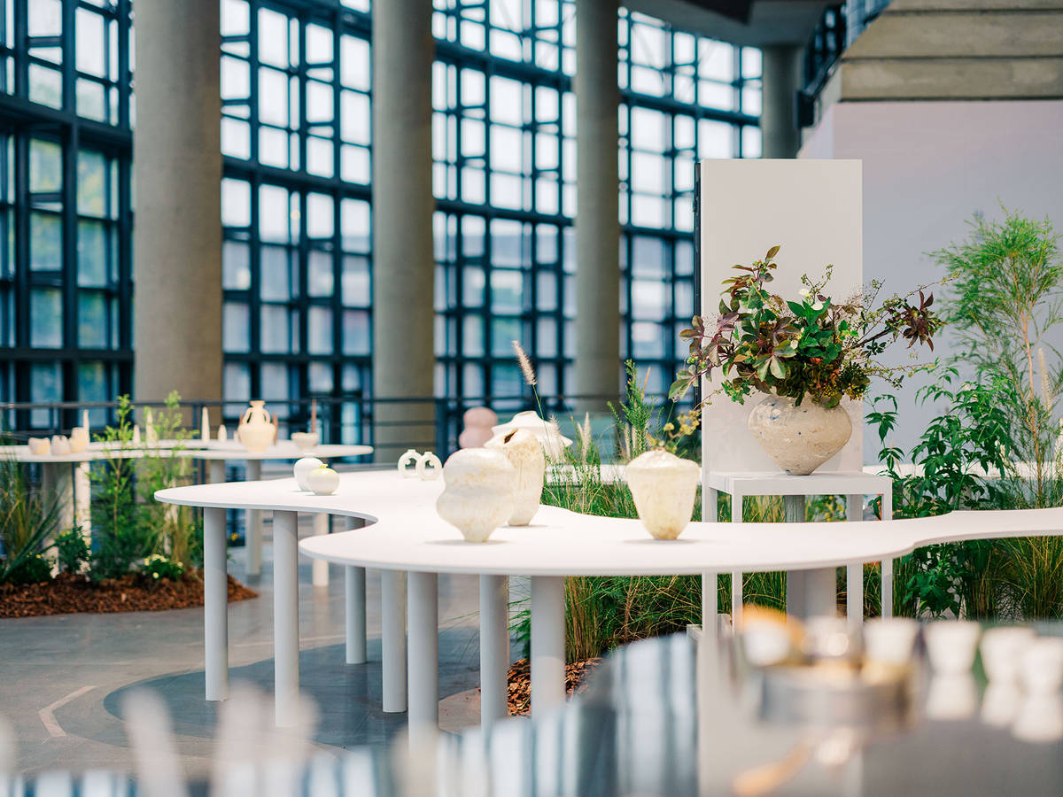 生活陶瓷設計展「春光」展區 展示盛裝繽紛花草的多樣植器