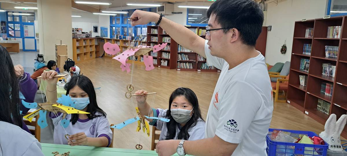 學生體驗繪畫裏的神鬼傳奇X鬼怪平衡鳥課程