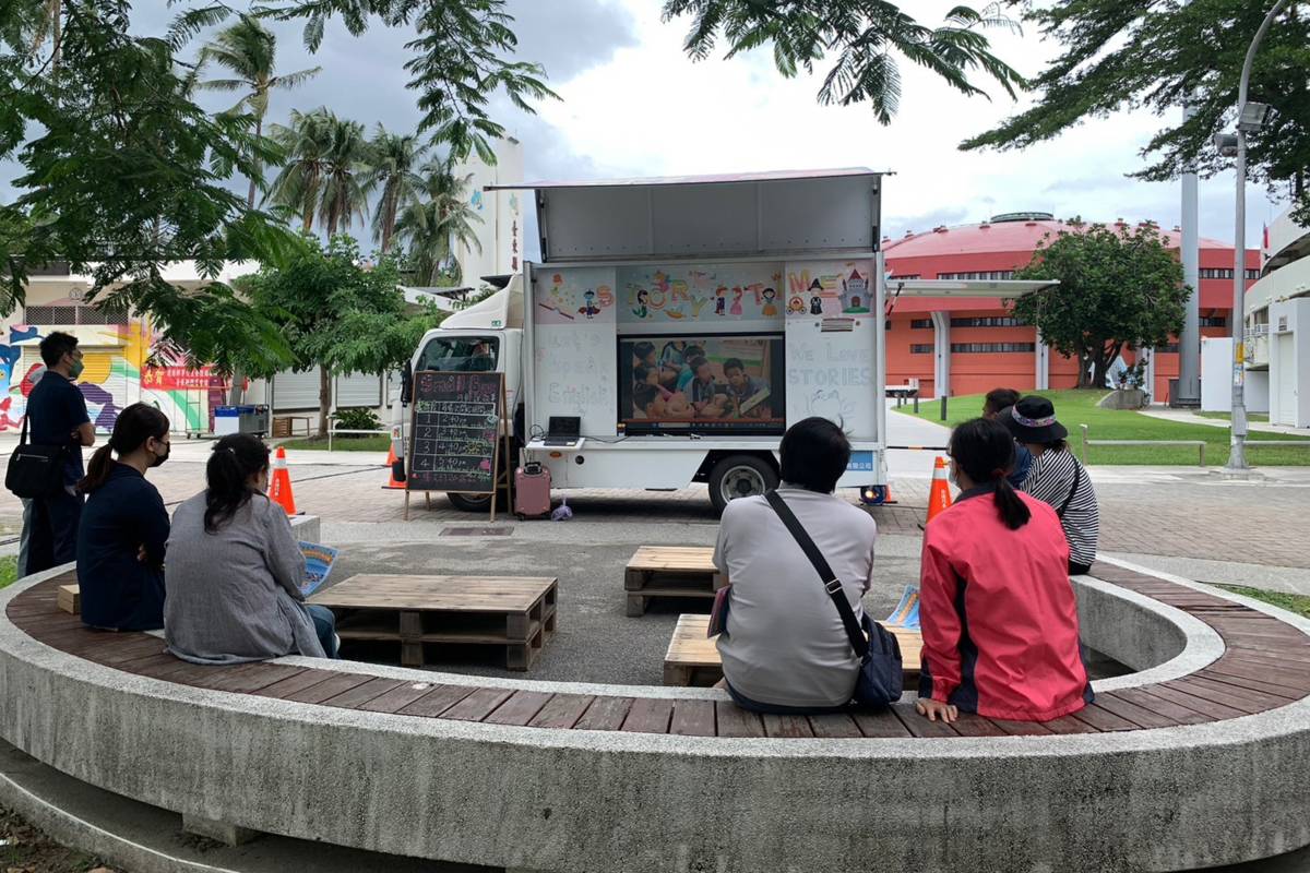 臺東縣英語行動列車靈活變身提供各種互動體驗