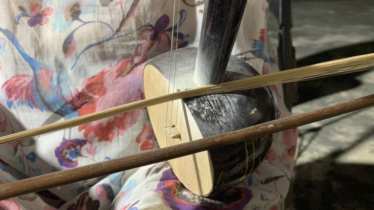 東竹林牛犁歌陣-燕奇老師的殼仔弦磨出的粉末